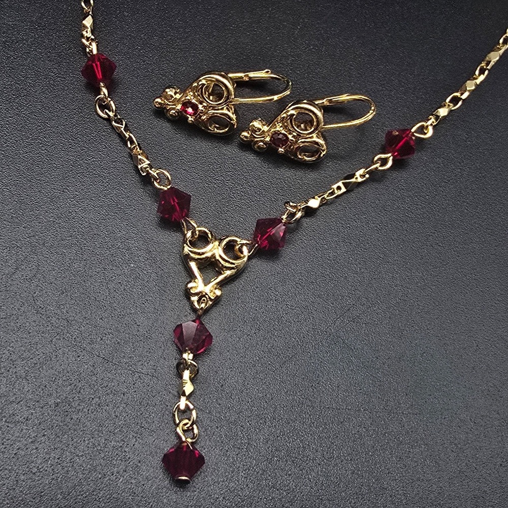 Avon Romantic Fantasy Necklace Earrings Set in Box Red Gold Tone